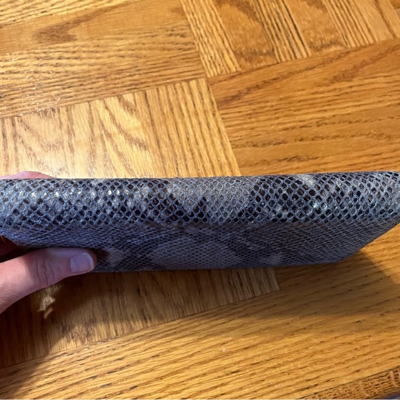 🍁Like New Michael Kors Wallet🌲 - Picture 16 of 16